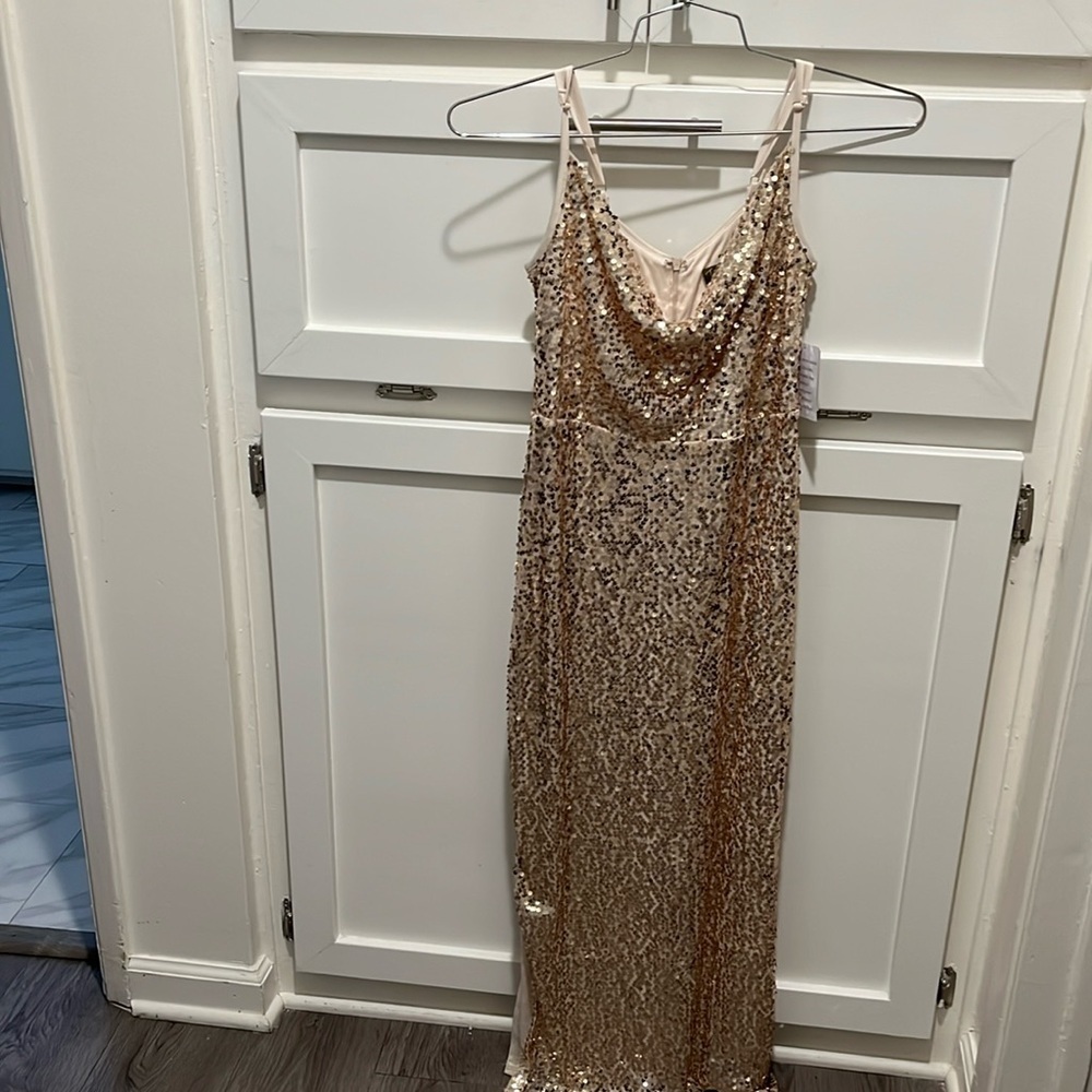 Beautiful Taylor dress size 4